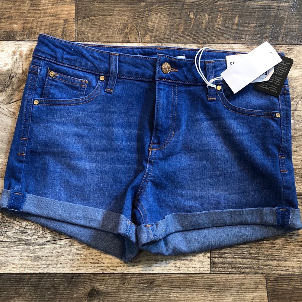 Celebrity Pink Medium Wash Shorts